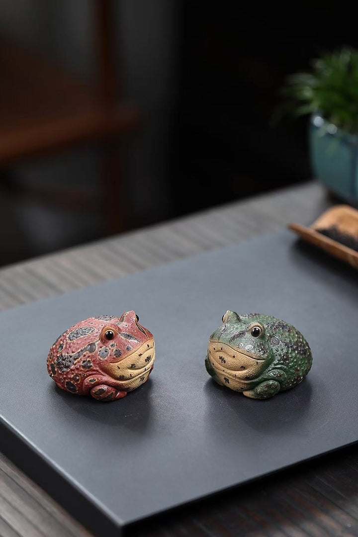 "Little Lucky Toad" | Handcrafted Yixing Duan Ni Tea Pet