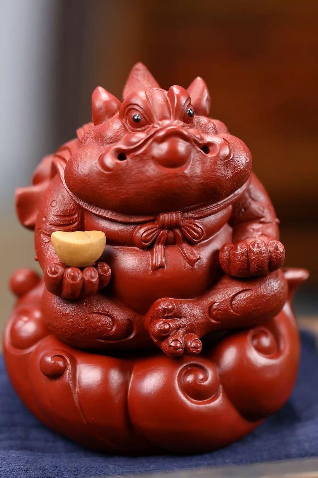 "Great Authority" | Handcrafted Dahongpao Clay Fortune Toad | Masterpiece Wealth Mascot