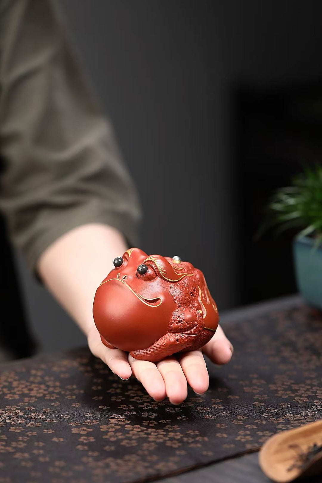 "Fortune Chan Chu" | Handcrafted Zhao Zhuang Cinnabar Clay Frog | Wealth-Attracting Zen Decor