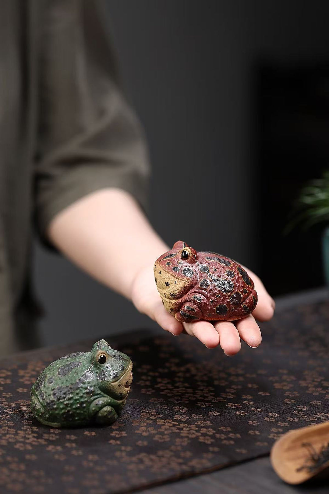 "Little Lucky Toad" | Handcrafted Yixing Duan Ni Tea Pet