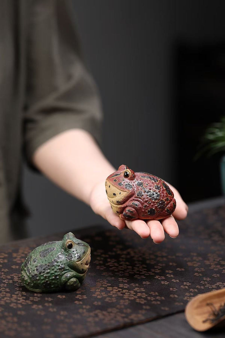 "Little Lucky Toad" | Handcrafted Yixing Duan Ni Tea Pet