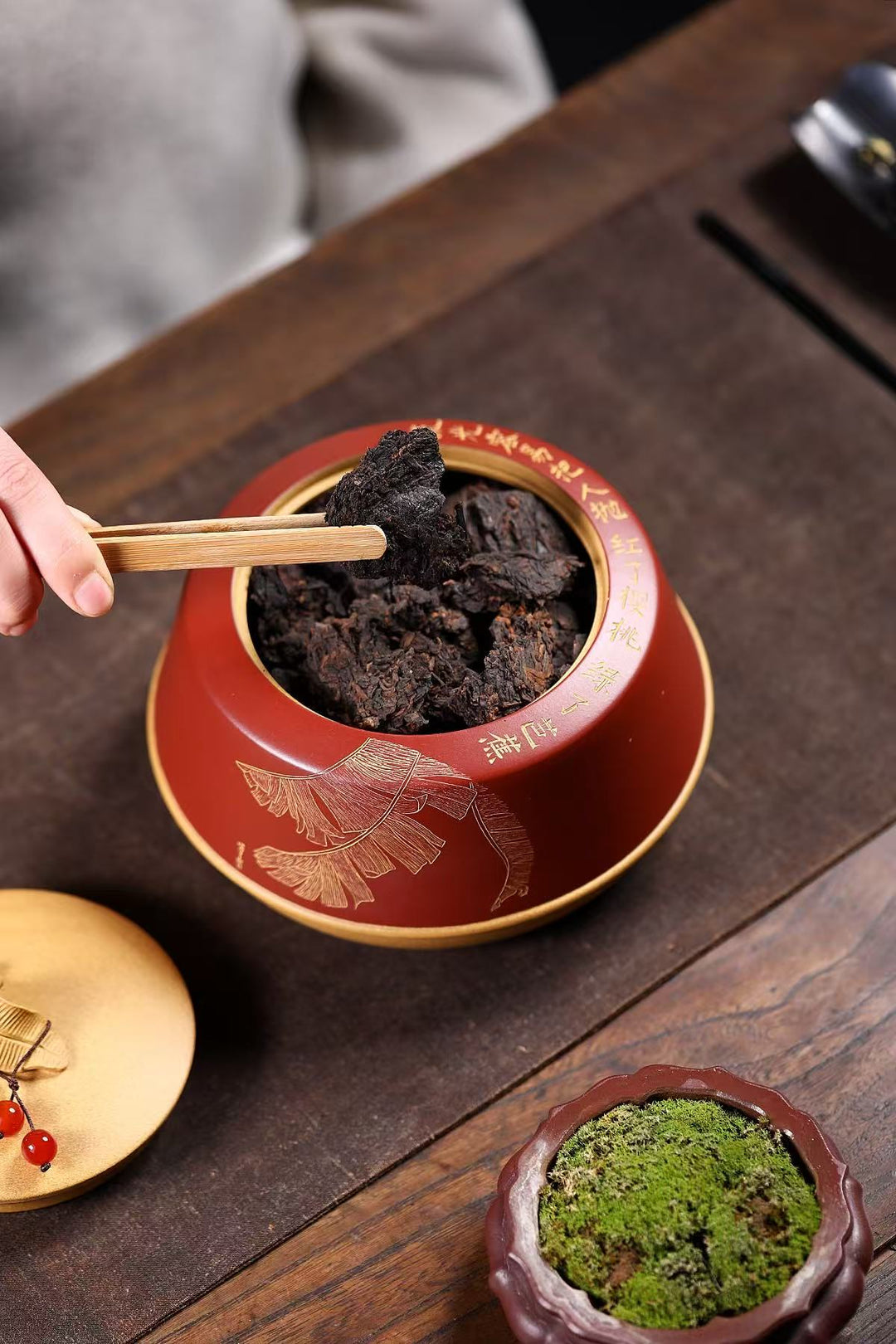 "Banana Leaf" | Handcrafted Duo-Tone Duan Ni Yixing Tea Jar | 500g Capacity