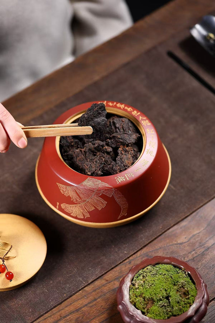 "Banana Leaf" | Handcrafted Duo-Tone Duan Ni Yixing Tea Jar | 500g Capacity